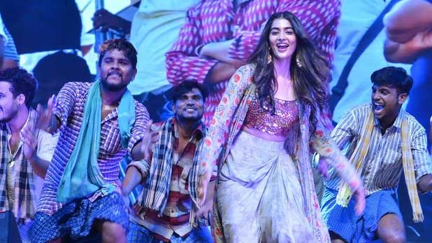 What is the secret behind Pooja Hegde's stage performance in Rangasthalam Pre-Release Event?