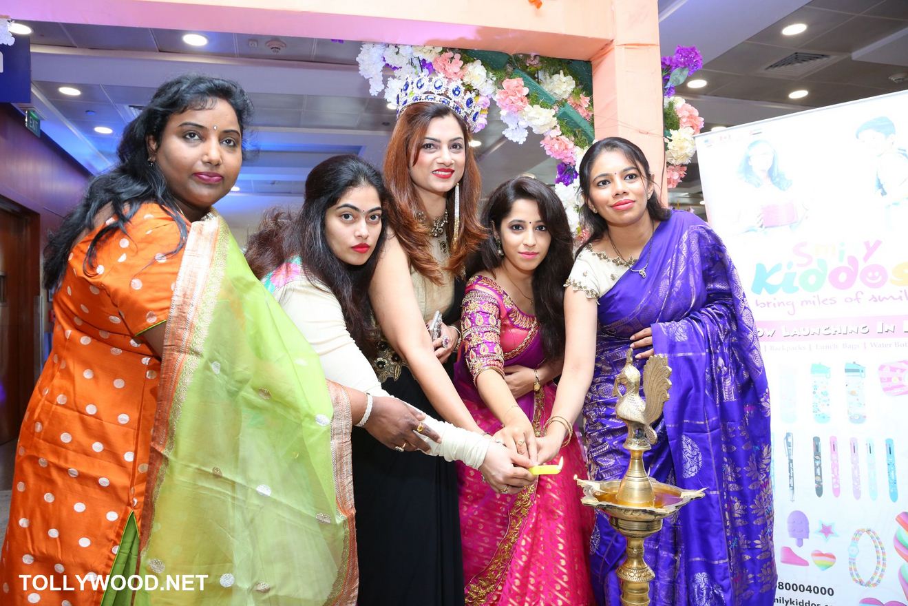 Jhanvi Bajaj Inaugurates Trendz Mom And Kids Expo Gallery