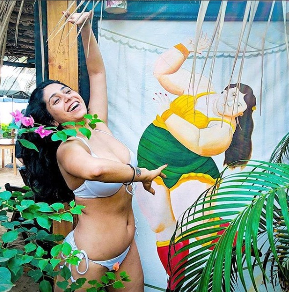 Neha Bhasin strikes dance pose in two piece bikini