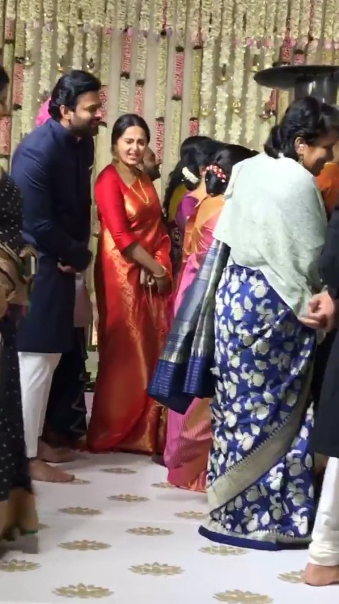 Prabhas not leaving Anushka at Rajamouli son wedding