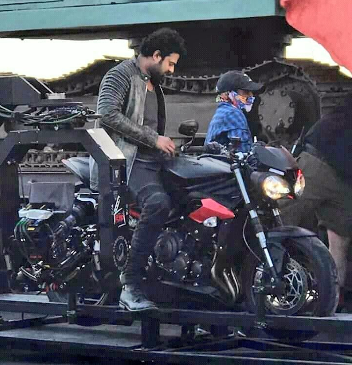 Prabhas wants to take bike and car to home used in Saaho