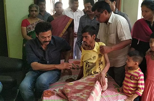 Venkatesh meets his fan suffering from Cancer