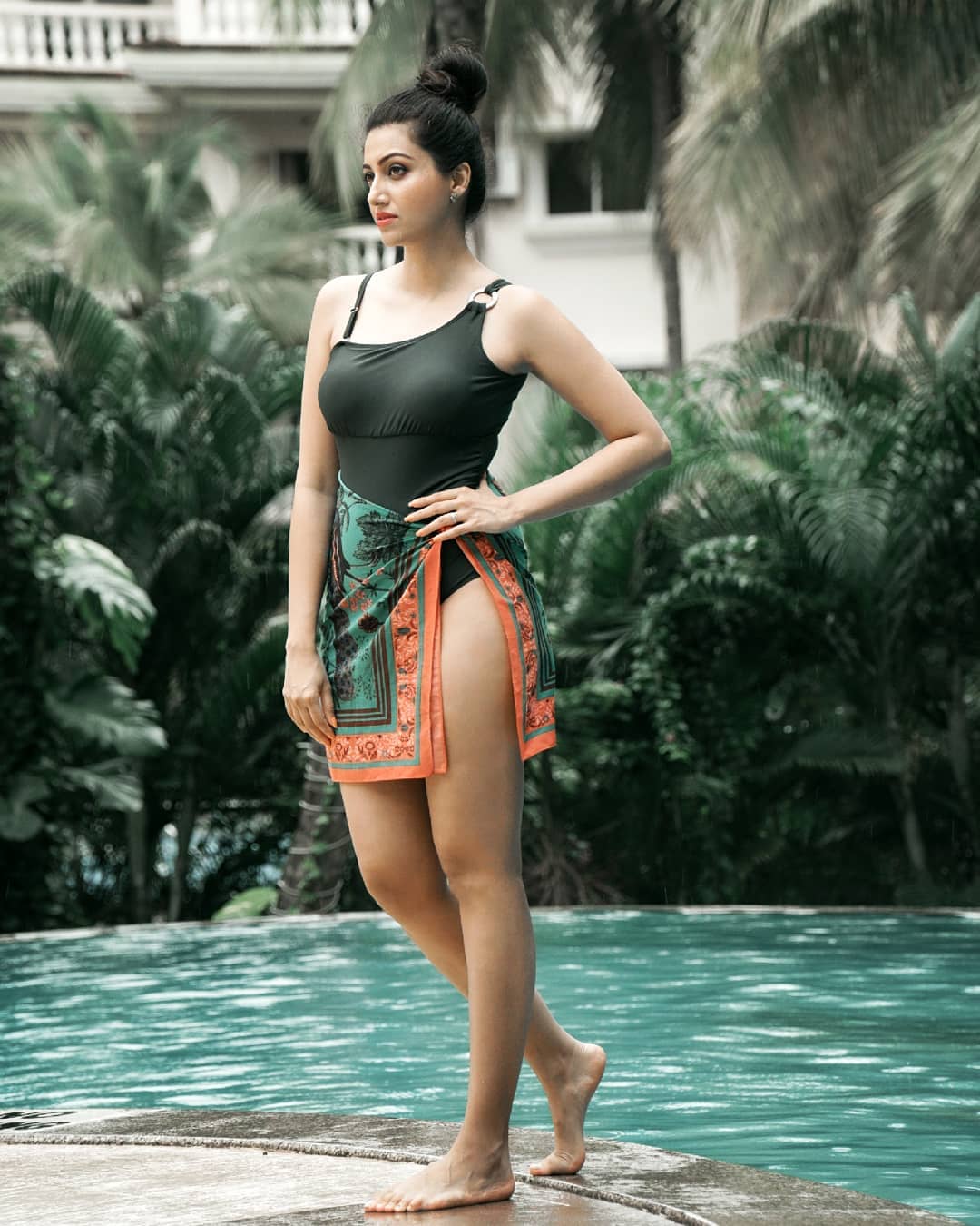 Hamsa Nandini Marvelous figure in bikini