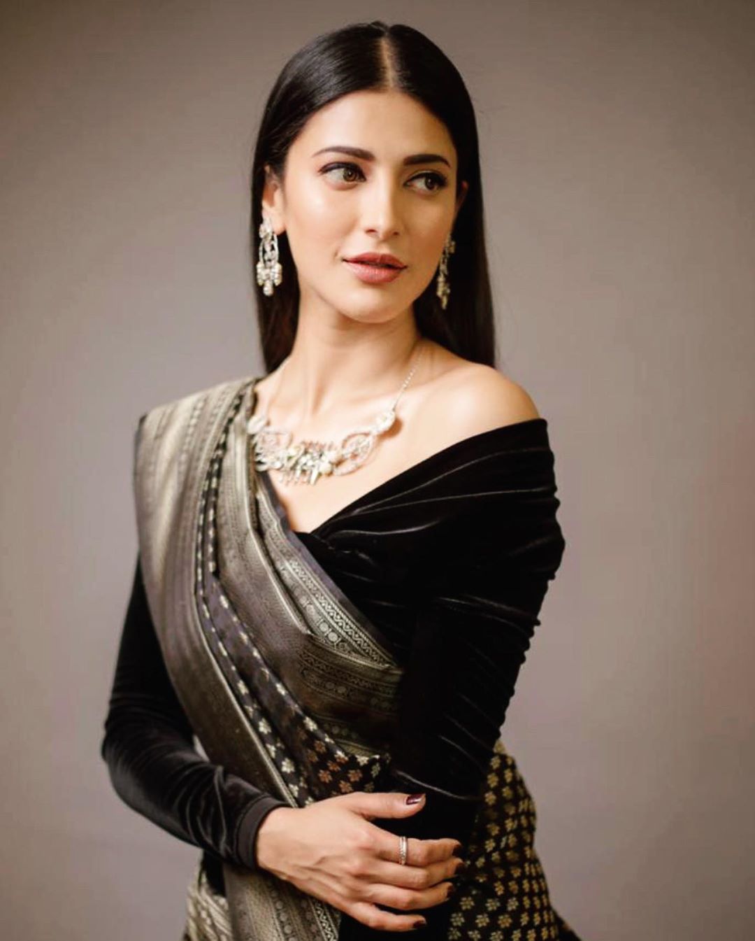 After a long pause, Shruthi Haasan is ready to make her comeback in Telugu