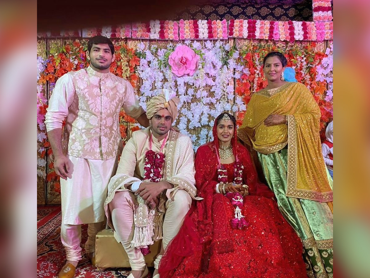 Babita Phogat marries Vivek Suhag, she takes an extra Phera