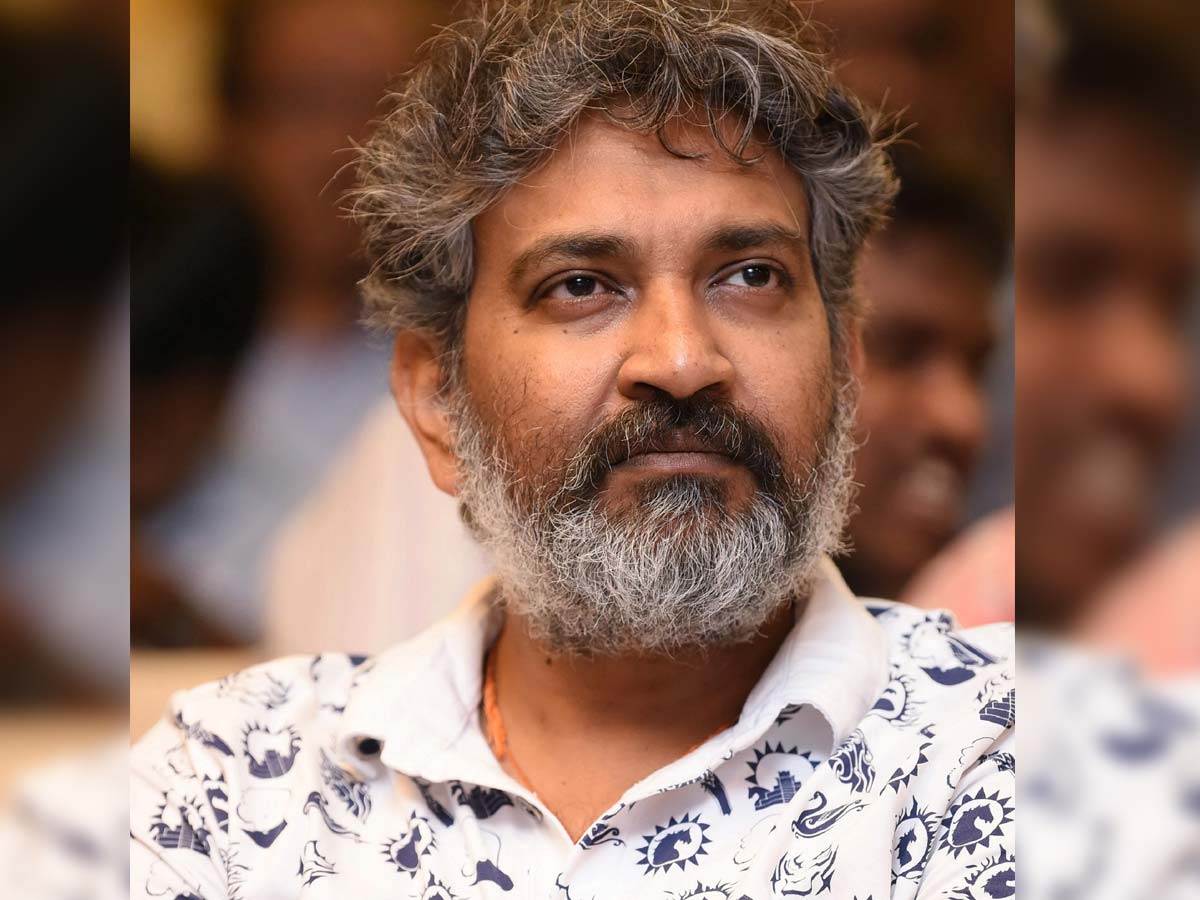 Distributors ready to chip huge amounts for RRR Rights but Rajamouli not ready