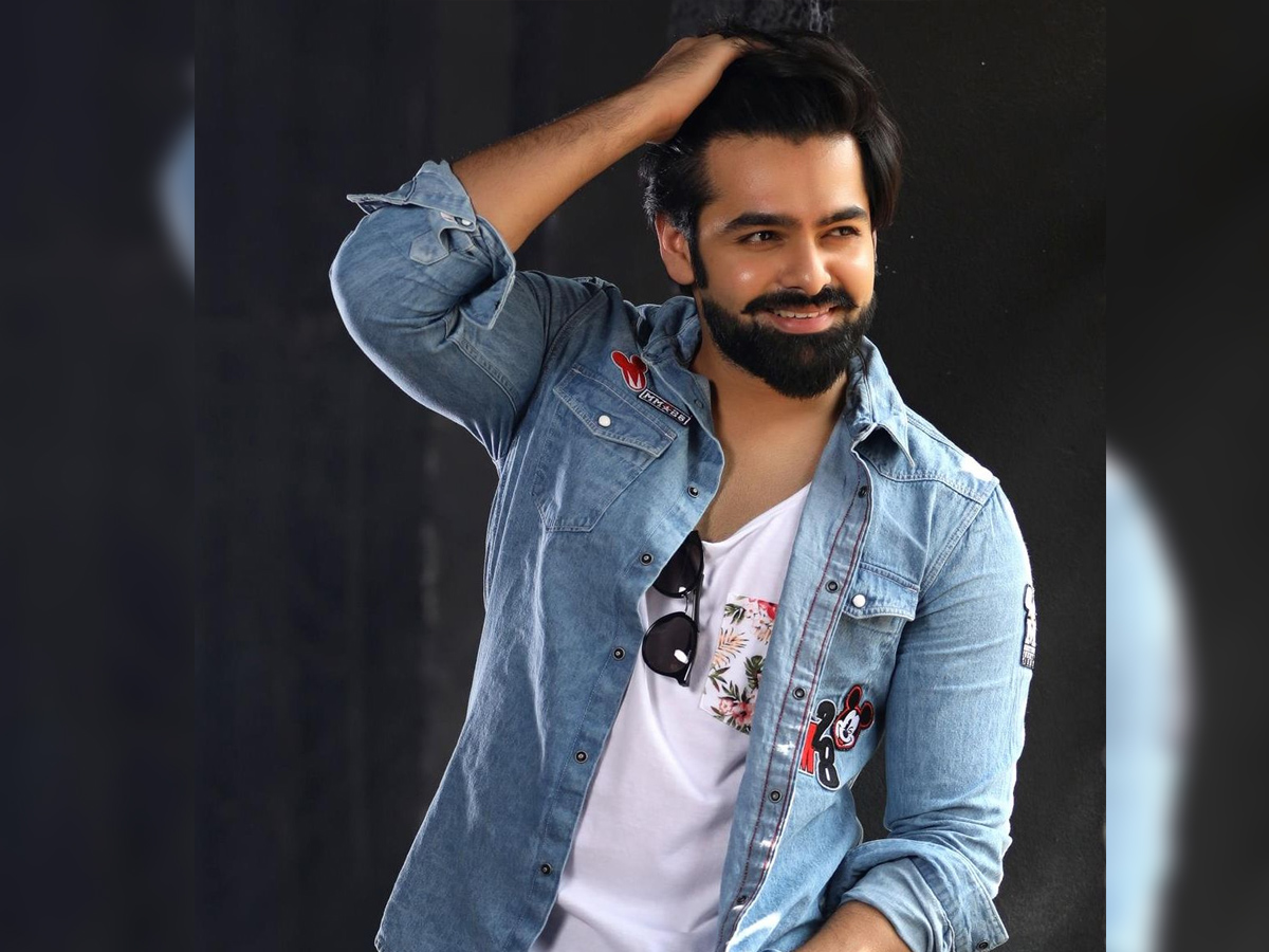Ram Pothineni to repay his love, ready for Romantic Item Song