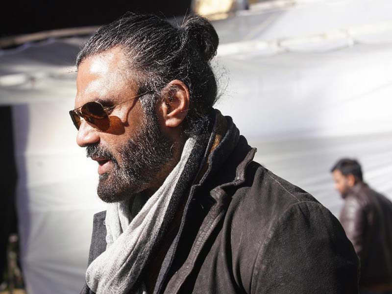 Suneil Shetty First Look From Darbar : Cool Suave Villain