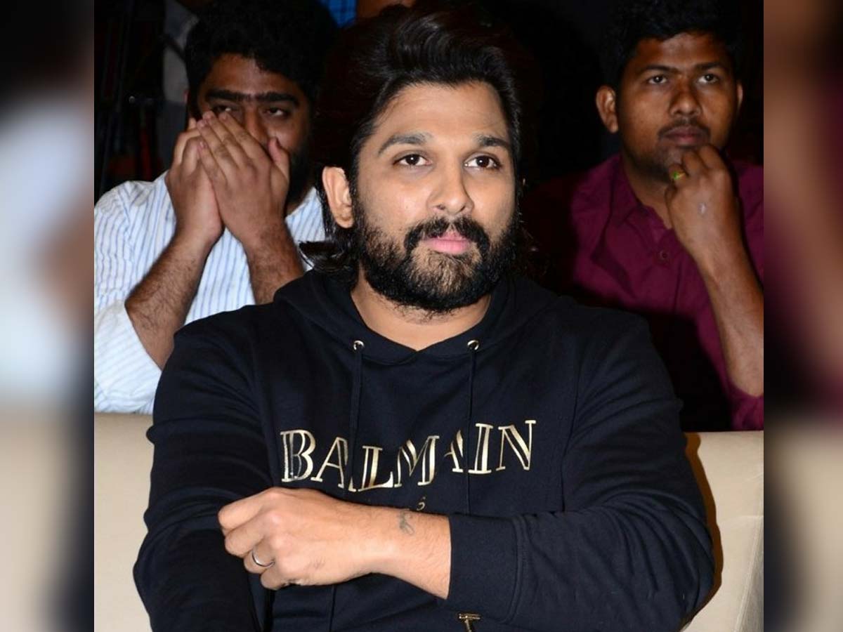 Allu Arjun silently watches movie with crowd