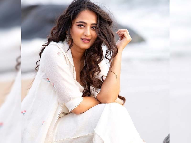 Anushka Shetty to tie the knot with mystery cricketer