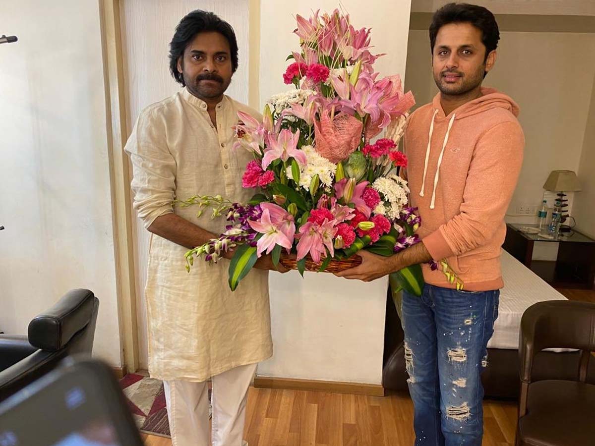 Pawan Kalyan presents flower bouquet to Nithiin