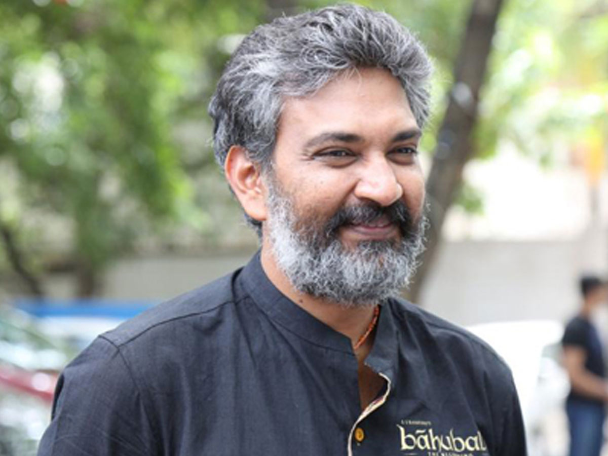 Rajamouli finds time to laud Family