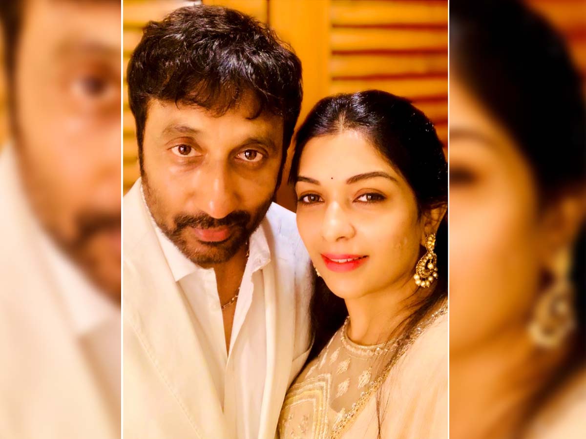 After selling milk, Now Srinu Vaitla wife Roopa One Page Feed