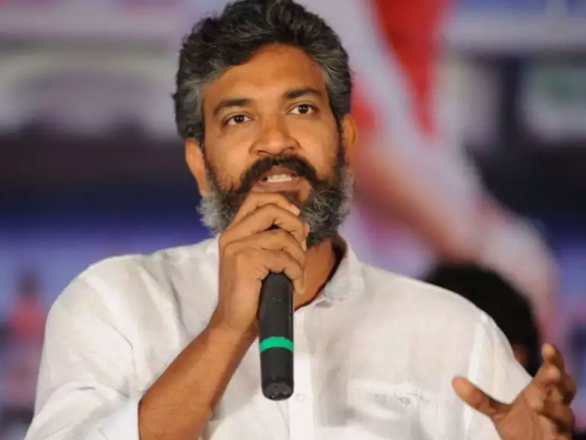 Game Changer! Rajamouli agrees to do test shoot of RRR
