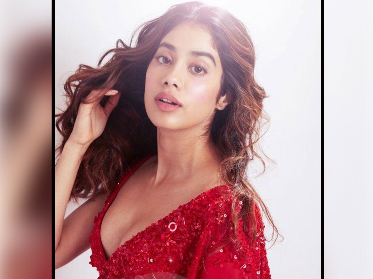 Bollywood heroine in talks for Mega Star Chiru's Acharya