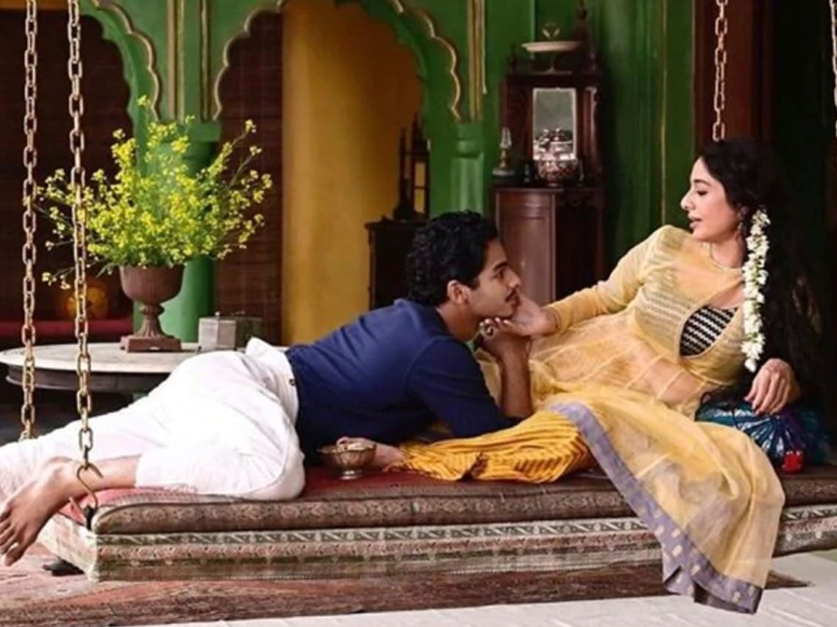 Tabu intimate scene with a boy Ishaan Khatter