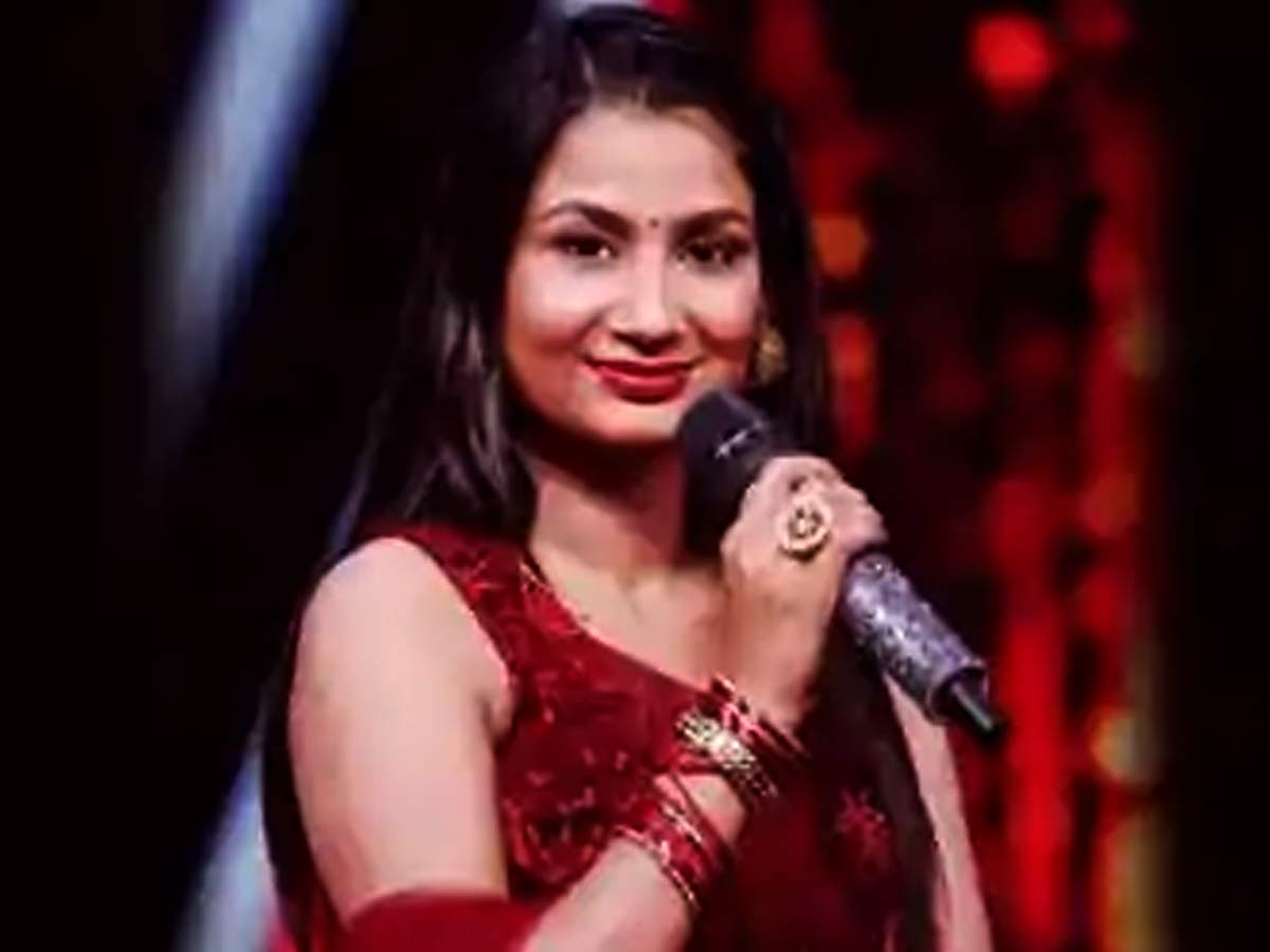 Singer Renu Nagar hospitalized! Her married boyfriend commits suicide