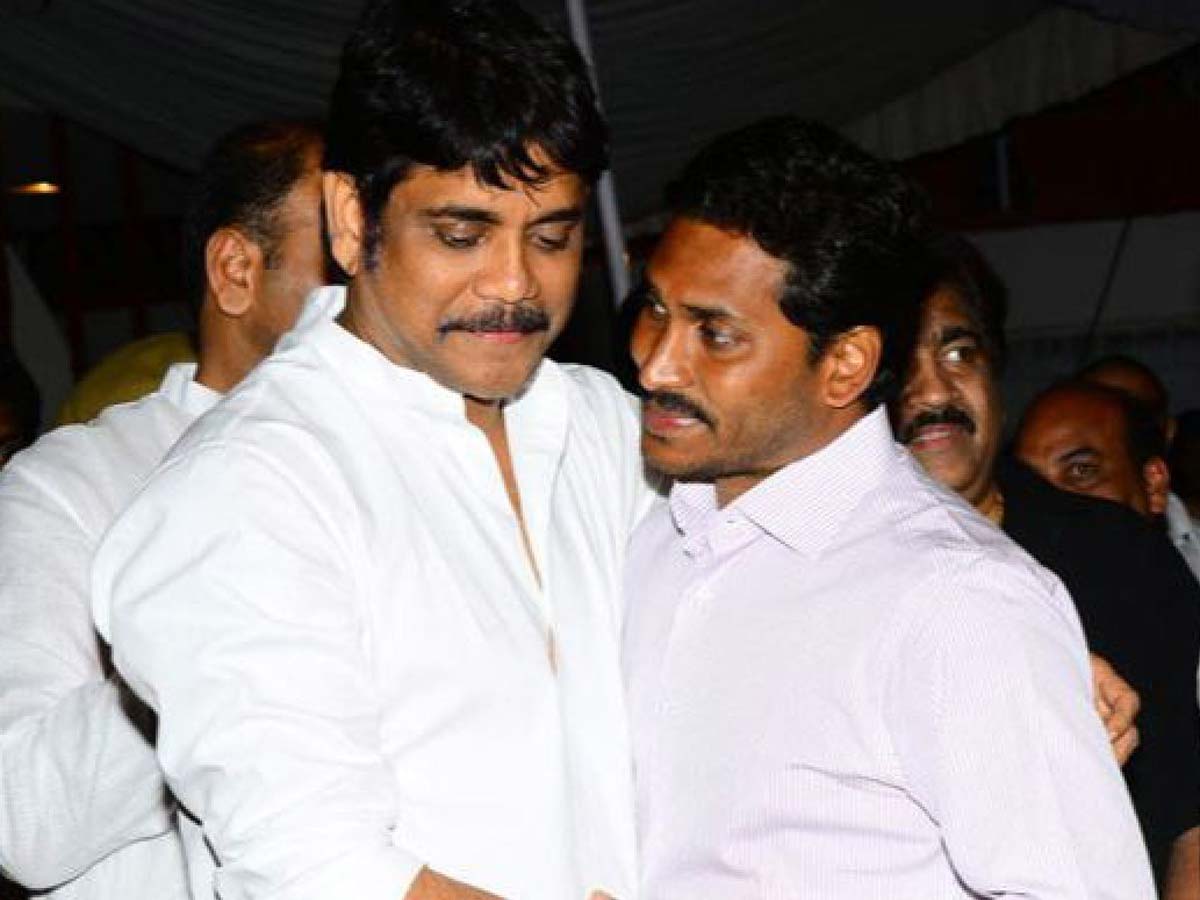 Nagarjuna to play Chief Minister in his next?