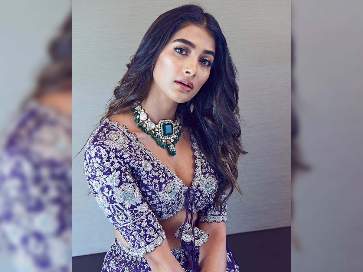 Pooja Hegde decides to act in Pan Indian movie! Hikes her fees
