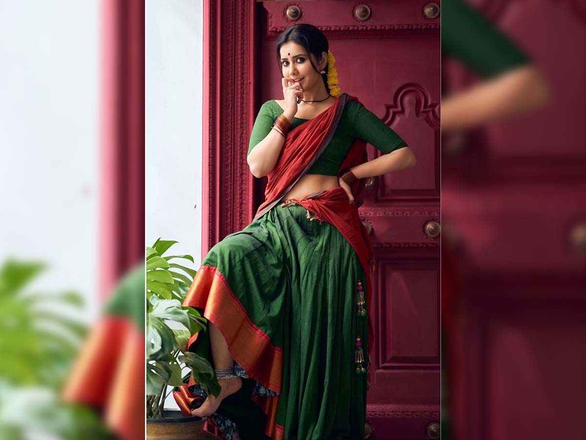 Raashi Khanna village belle look in half saree