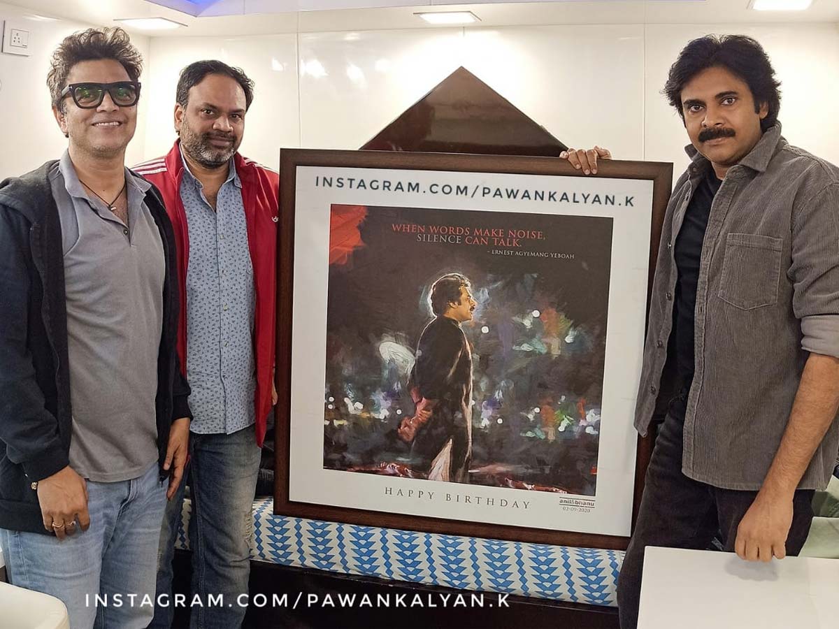 Poster Designers Anil & Bhanu present gift to Pawan Kalyan