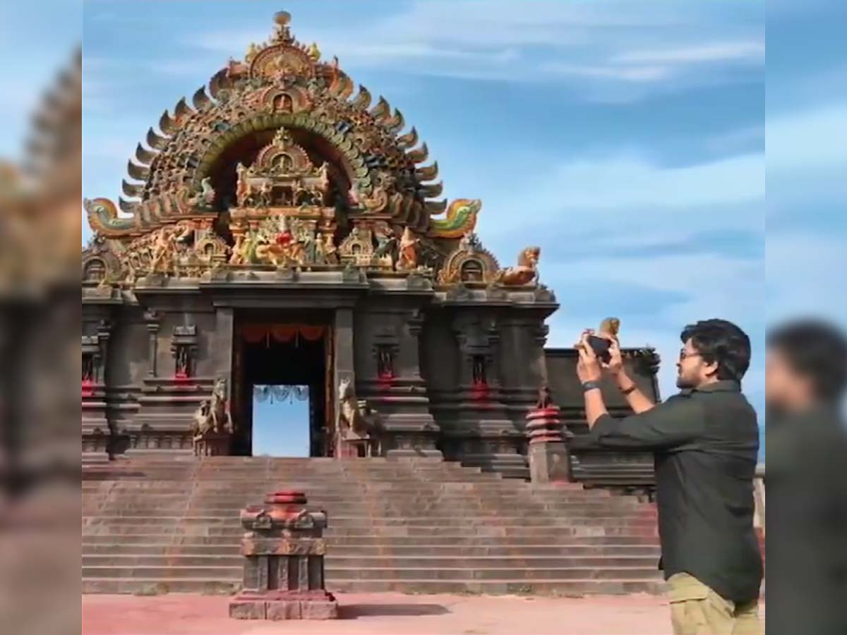 Chiranjeevi shares video of Amazing temple town set : Acharya