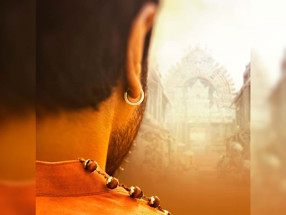 Ram Charan as Siddha in Acharya: Wears saffron kurta and rudraksha