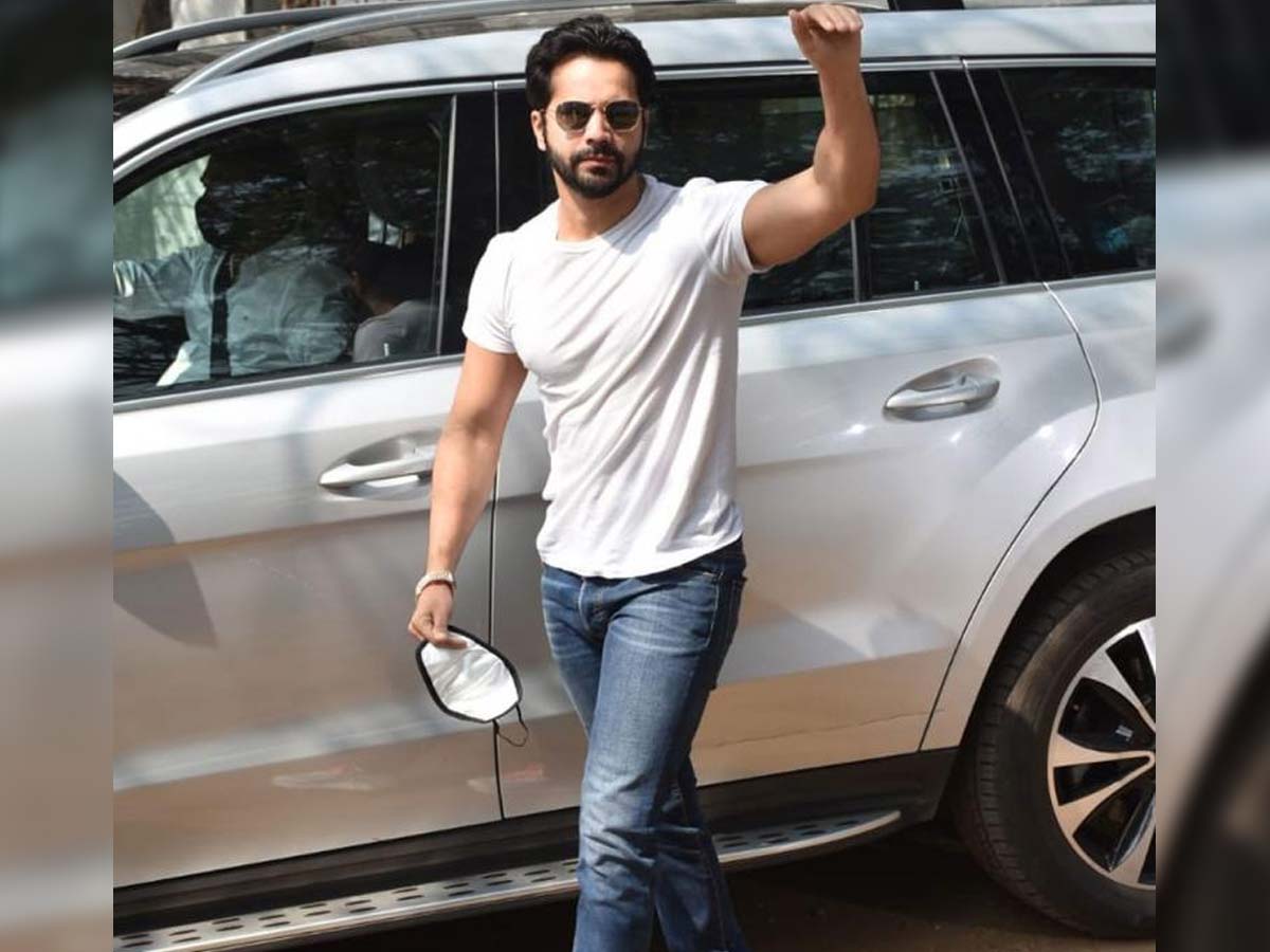 Varun Dhawan car meets with a minor accident