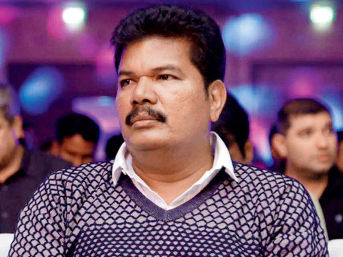 Non-bailable warrant against director Shankar