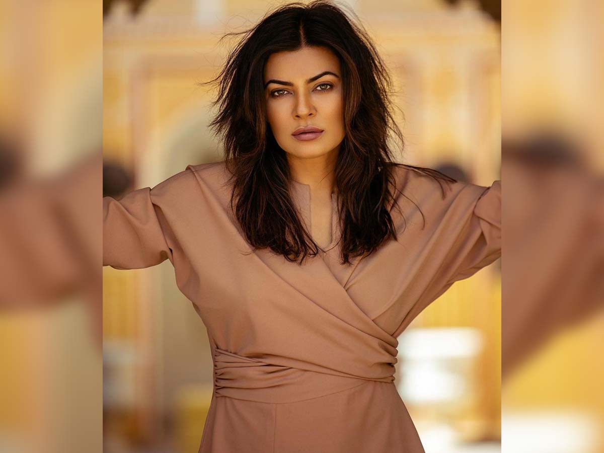 Sushmita's strong reply to Netizen who questions her for sending oxygen cylinders