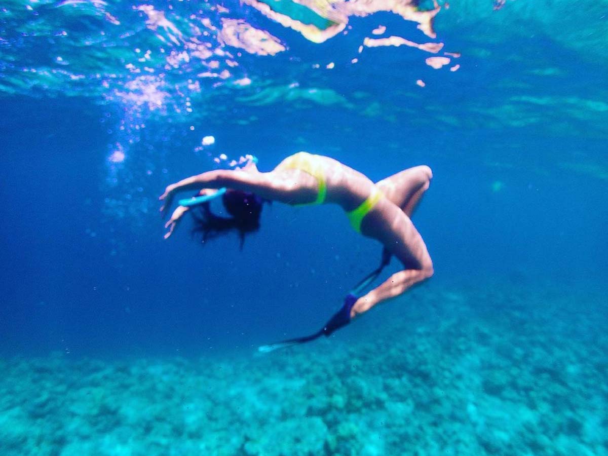 Bikini girl Kiara Advani pouring out h*tness underwater