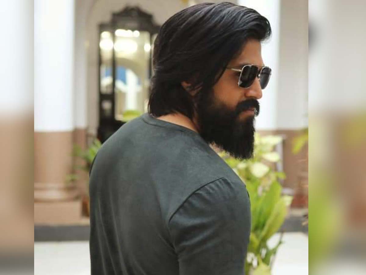 KGF star Yash donates Rs 5000 each to all 3000 cine workers