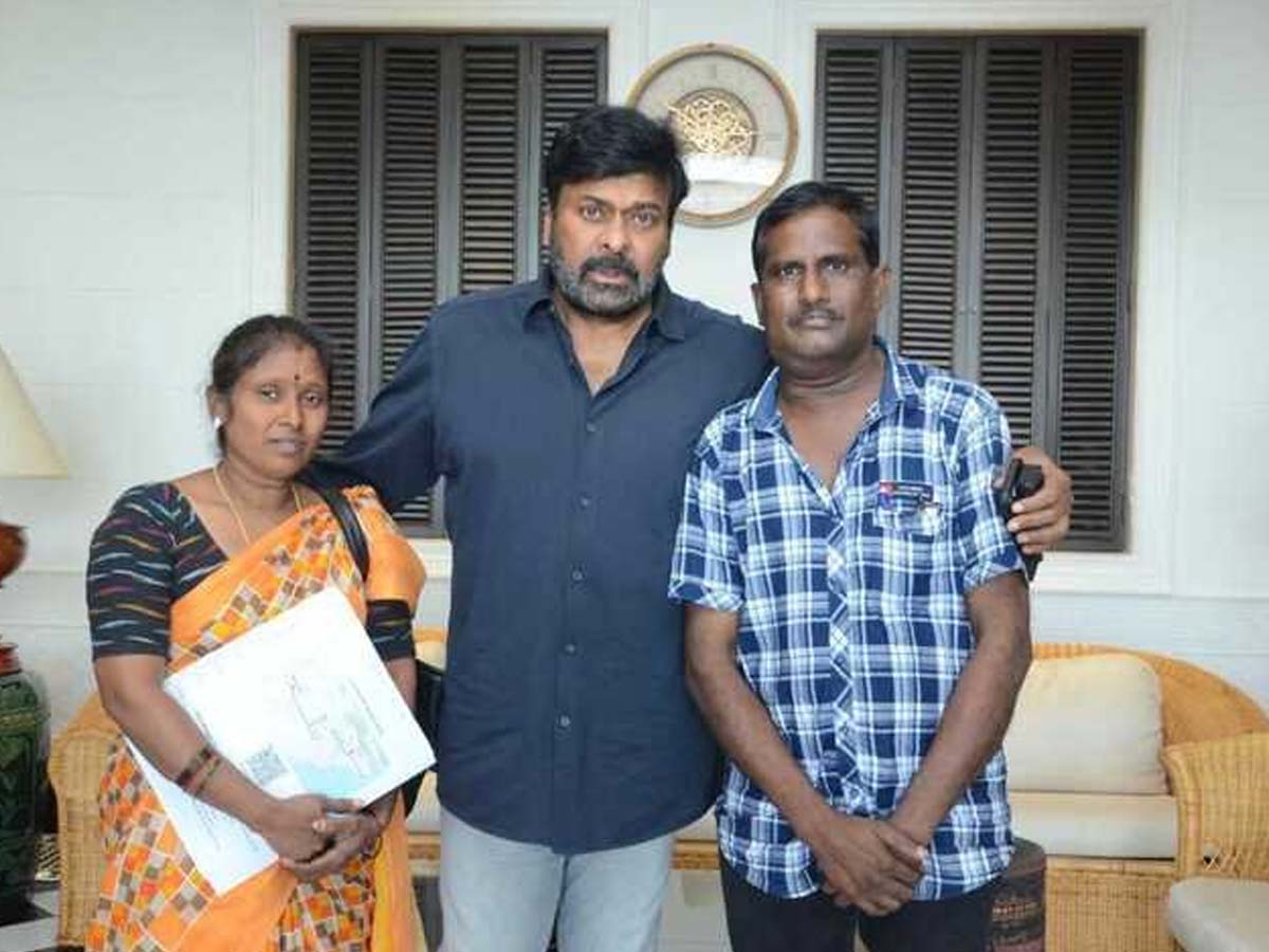 Chiranjeevi heart touching gesture to cancer ridden fan