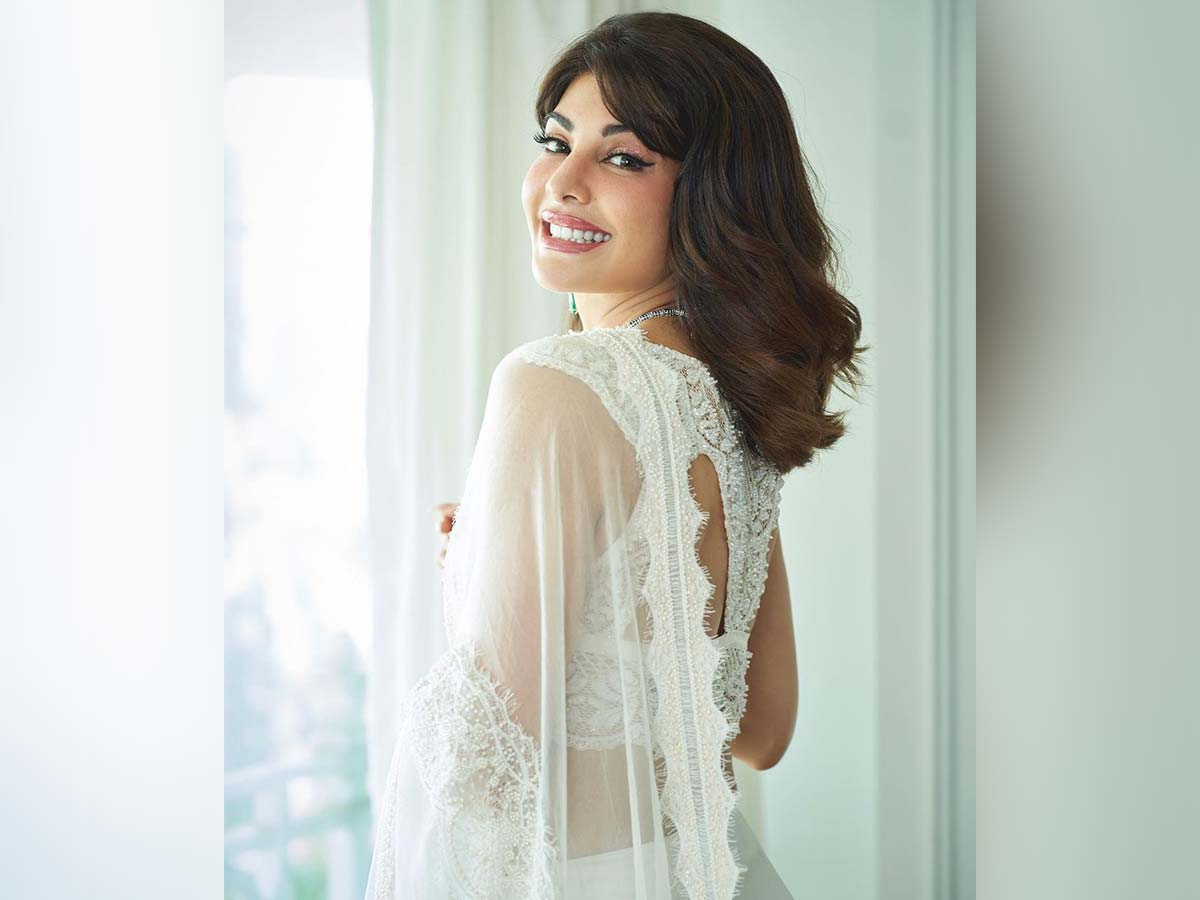 Jacqueline Fernandez stopped at Mumbai airport from travelling abroad
