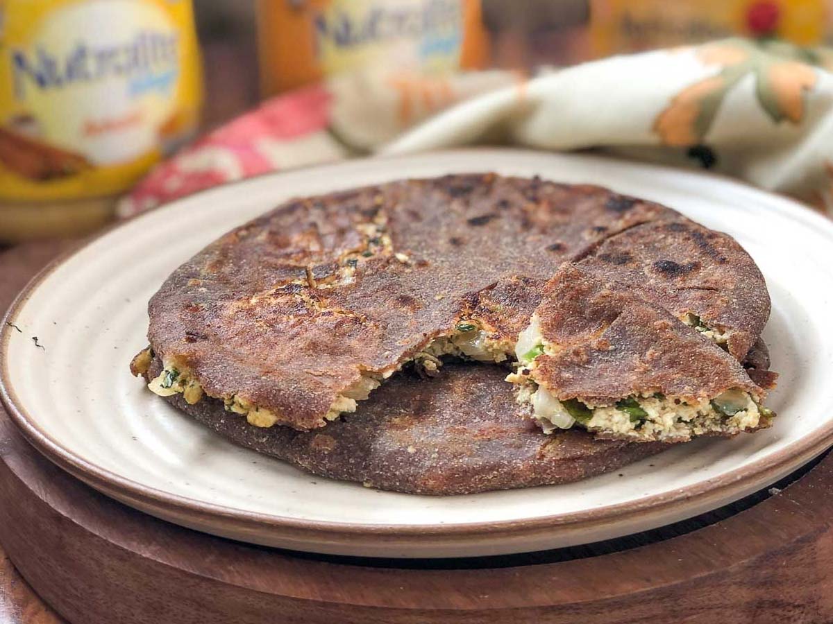 Winter Special : Paneer stuffed Ragi Paratha - Healthy and yummy