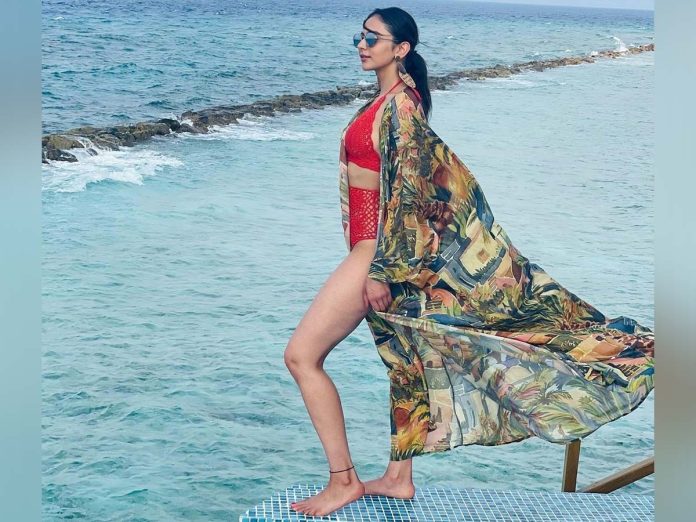 Rakul's Shocking Still in Red Bikini-looked even more intense this time!