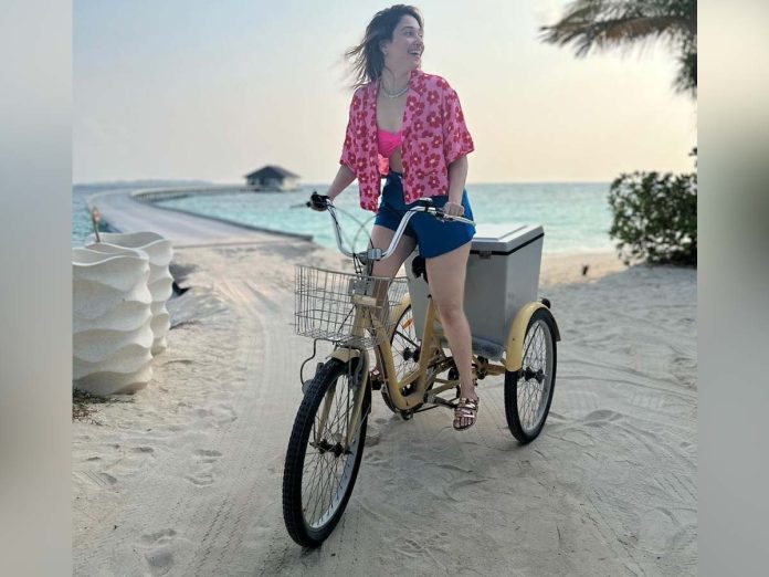 Tamannah rides an Ice Cream tricycle