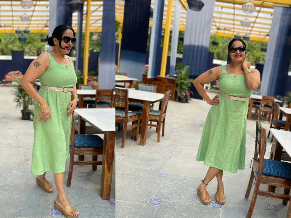 Actress Pragathi flashed again with modern dress