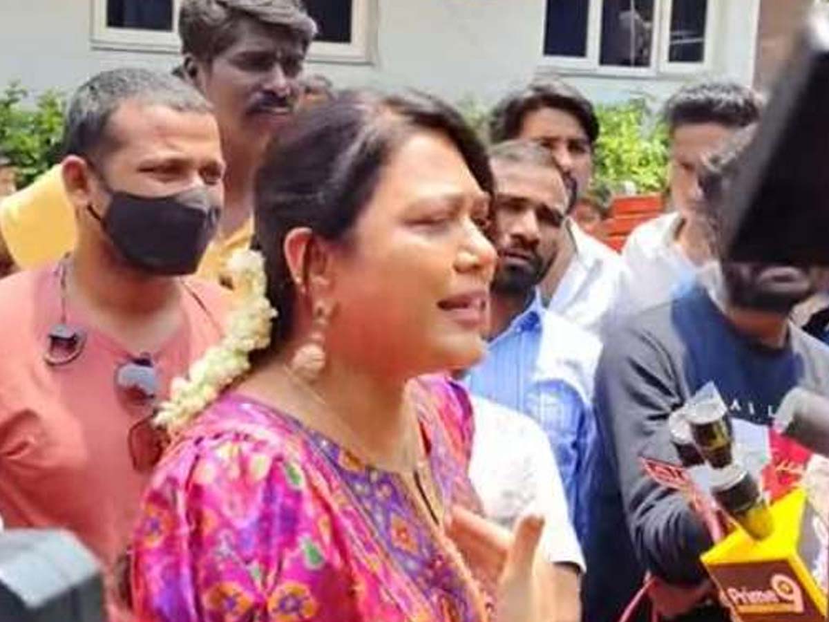 Drug raid in Hyderabad: Actress Hema creates ruckus near Banjara Hills police station