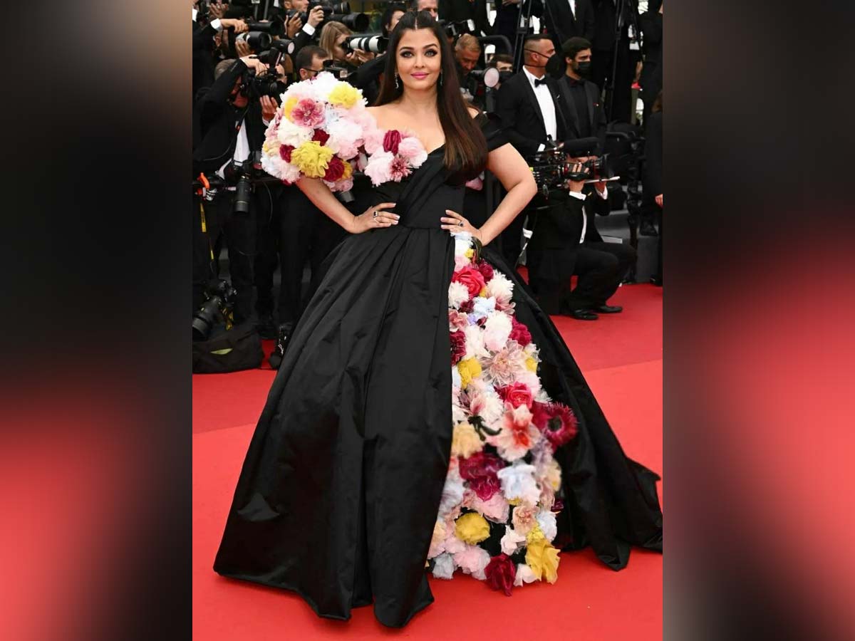 Cannes  2022: Cannes Queen Aishwarya Rai Bachchan first red carpet appearance