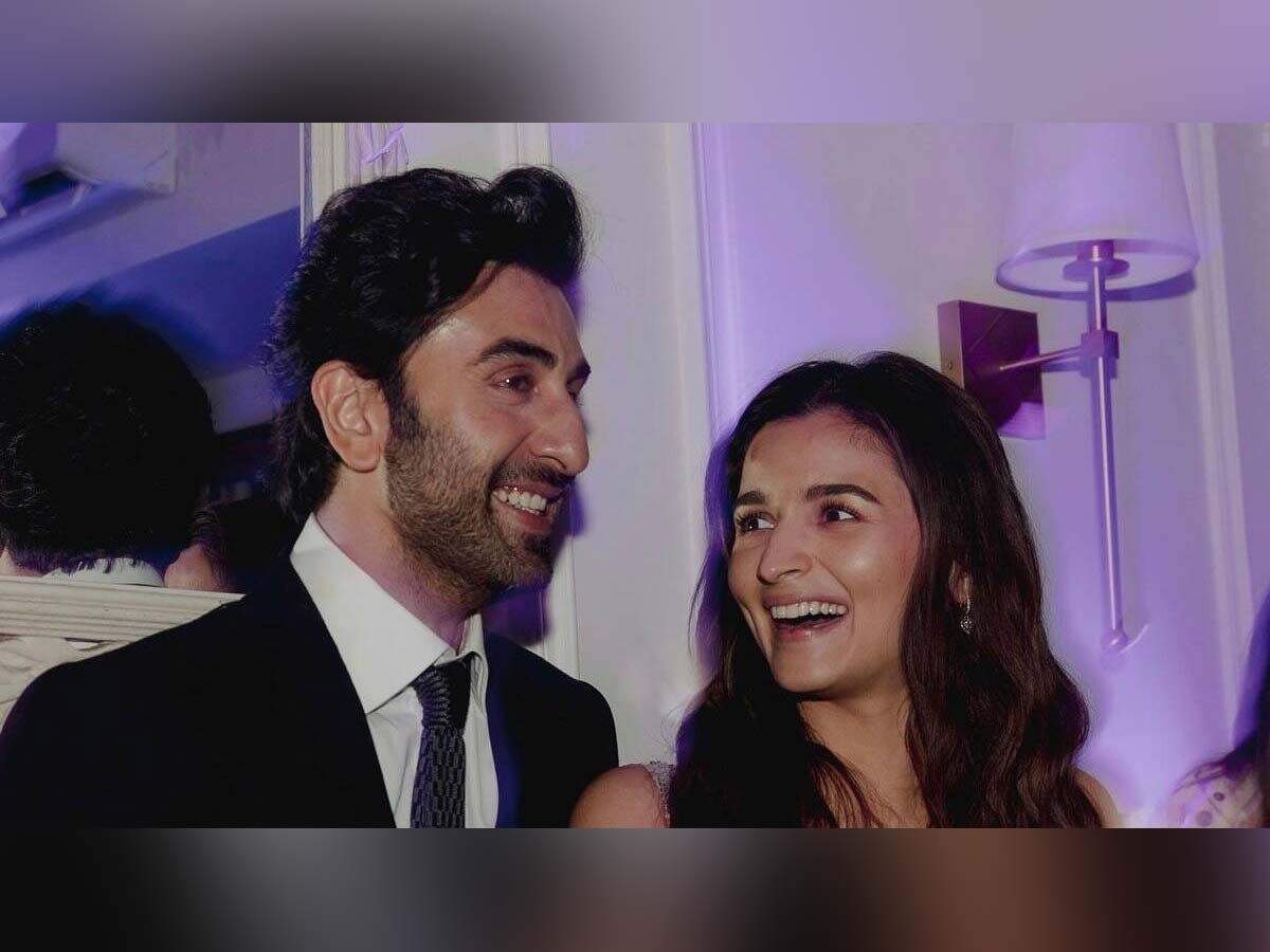 Alia spills the beans about Ranbir's proposal to her