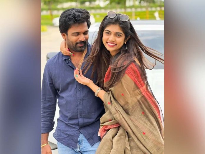 Jabardasth actress Rithu Chowdary introduces her fiancé Srikanth
