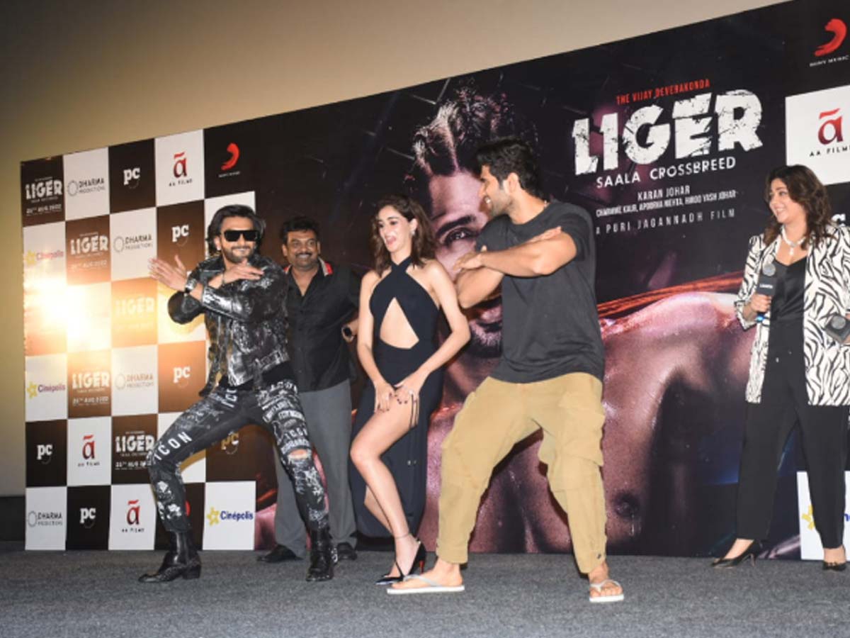 After Naked Photos For A Magazine Shoot, Ranveer Singh Serves Up Devilish  Charm In A Funky Black And Silver Look For Liger Trailer Launch With Vijay  Deverakonda