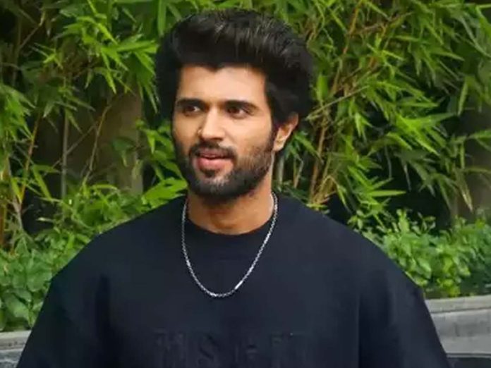 Theater owner criticizes Liger actor: Why are you Vijay Deverakonda showing smartness