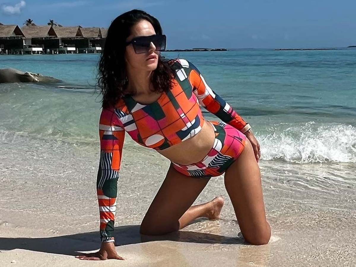 Pic Talk: Sunny Leone loves this bikini, saves from burning!!