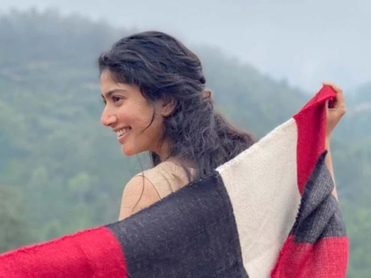 Sai Pallavi on family vacation with her parents and sister