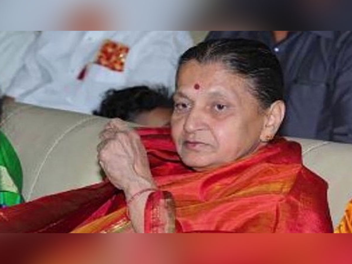 Superstar Krishna wife Indira Devi last rites update