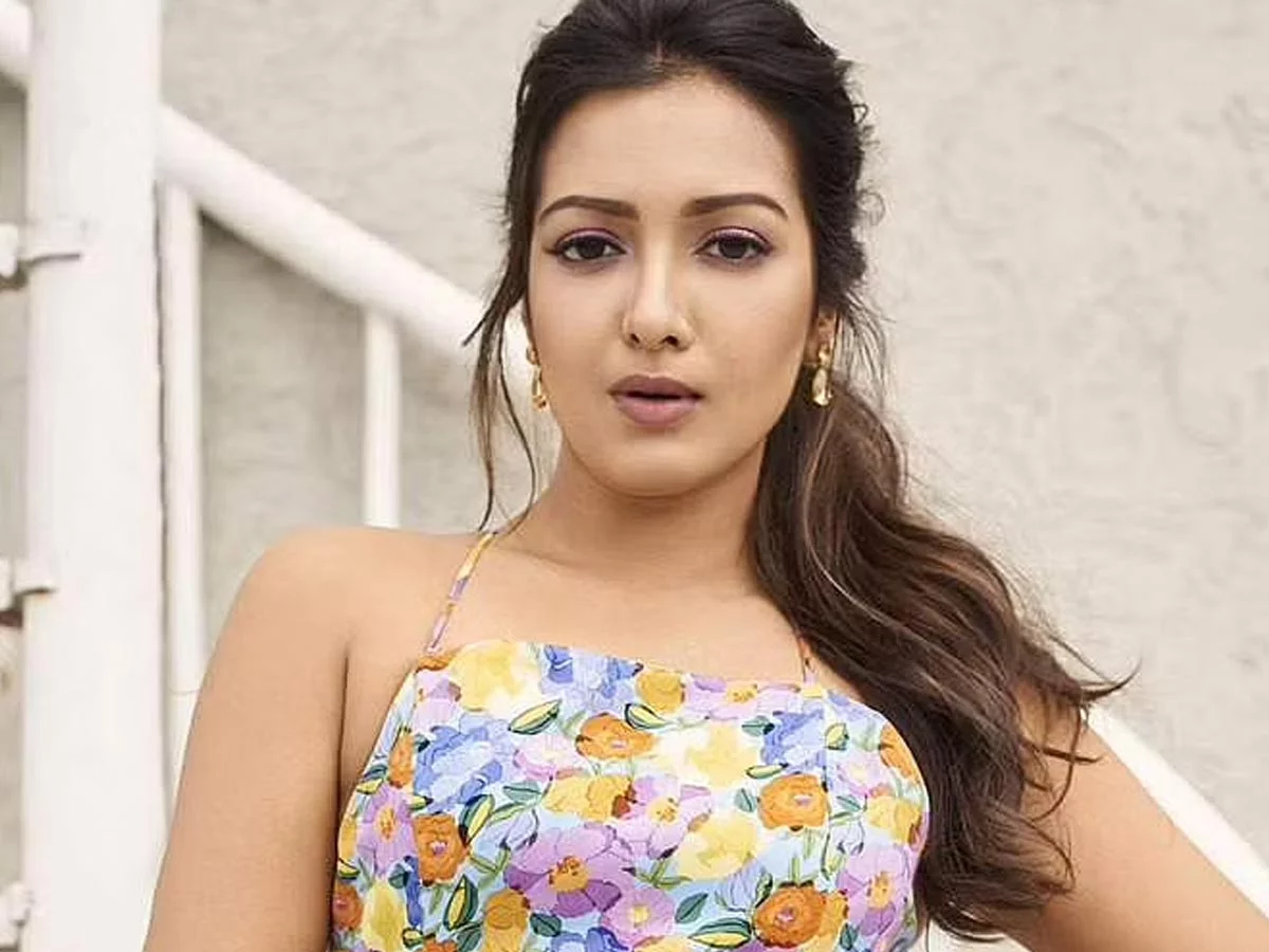 Catherine Tresa roped in Pushpa 2 for negative role