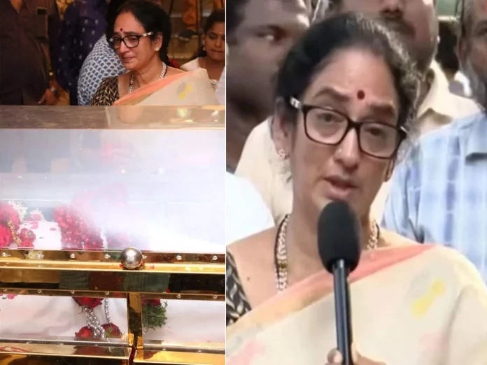 Krishnam Raju wife Shyamala Devi Burts in to tears, pays tribute to Superstar Krishna