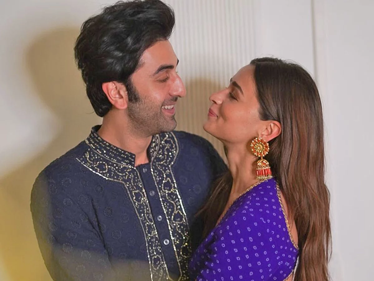 Ranbir Kapoor and Alia Bhatt blessed with a baby girl :